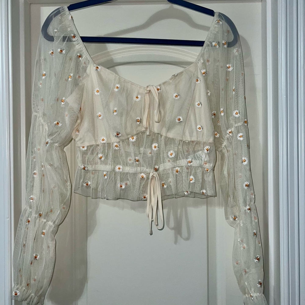 Le Lis Cream Puff Sleeve Crop Blouse